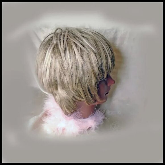 Shaggy Frosted Wig, Carousel Shag Glam Rock Tina Turner Hair - 70s Vintage - Picture 6 of 15